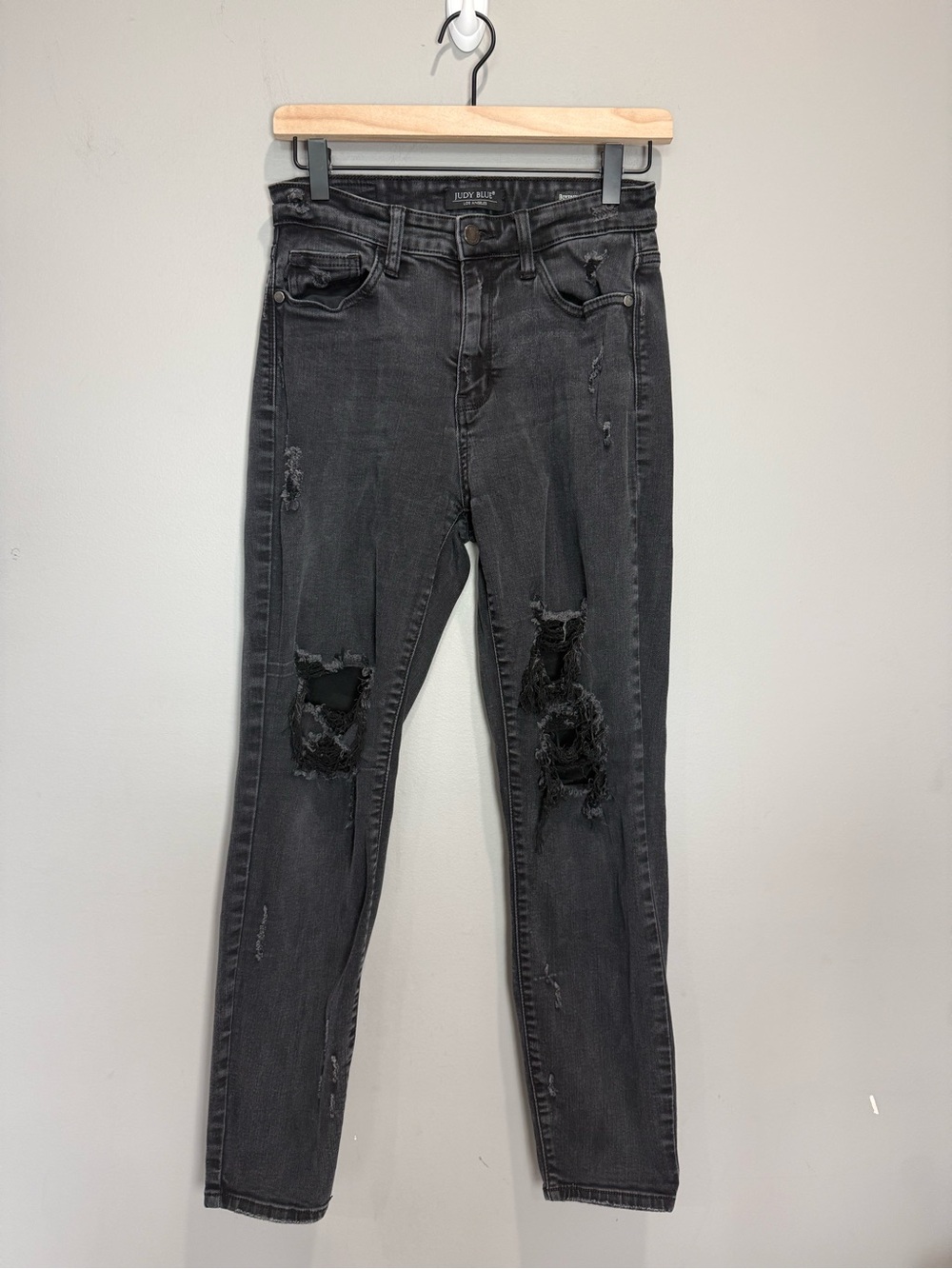 Judy Blue Boyfriend Fit‎ Distressed Gray Jeans Size 5/27